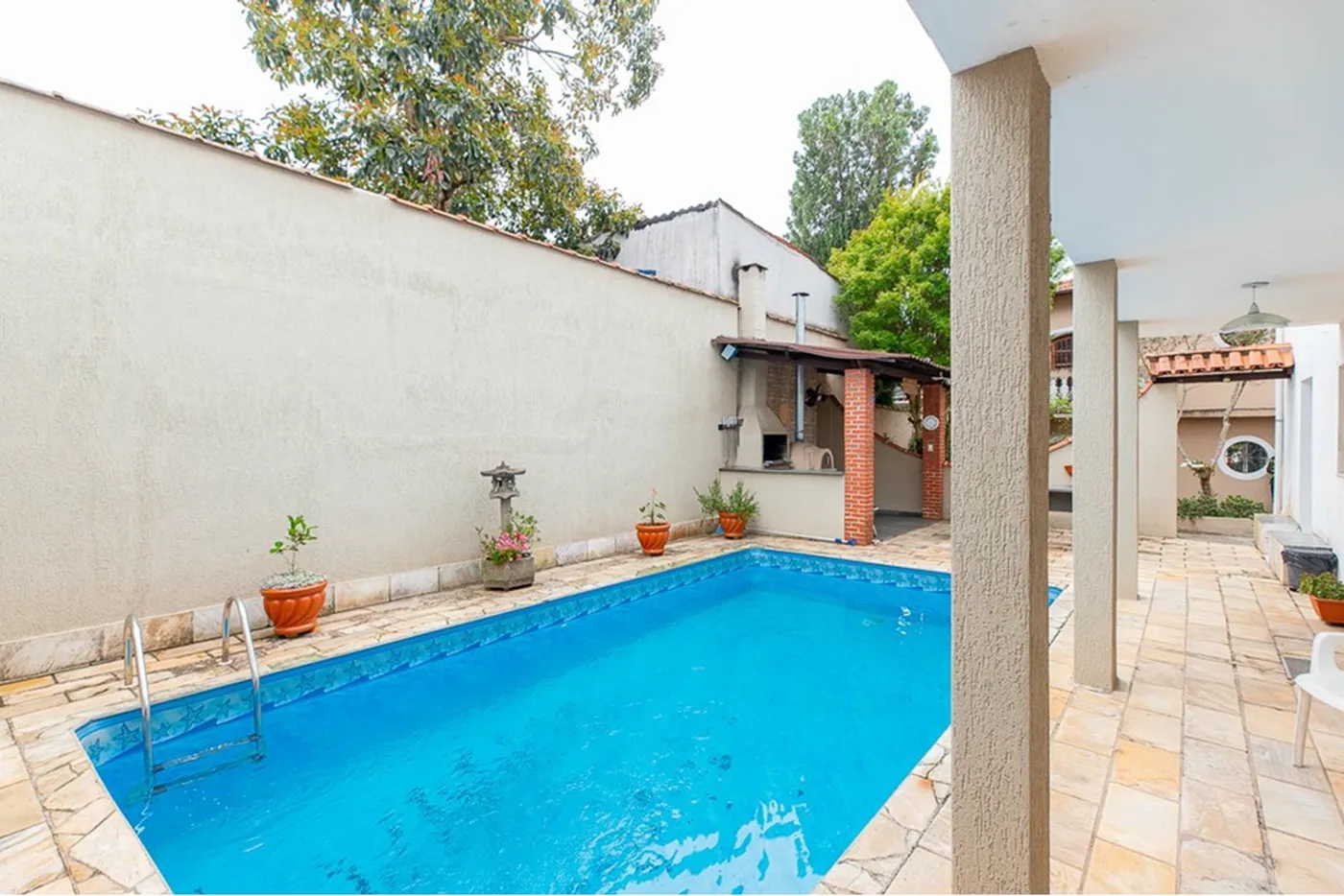 JKJS 112 Casa 601131079-5 - REMAX Ares Exclusividades