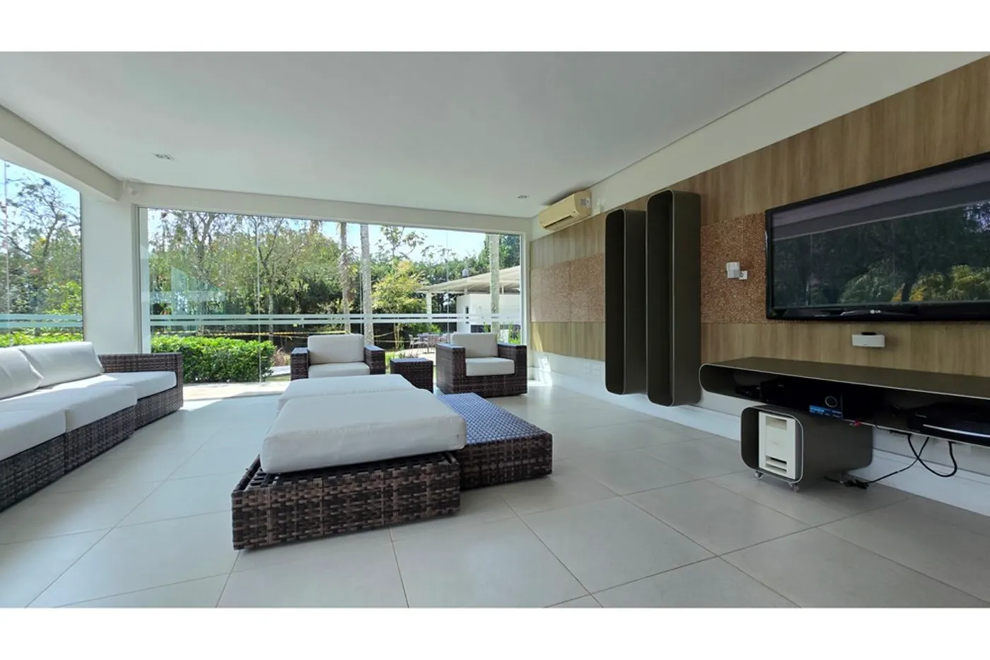 CTBX 2395 Apto 590441066-39 - REMAX Dream On II Exclusividades