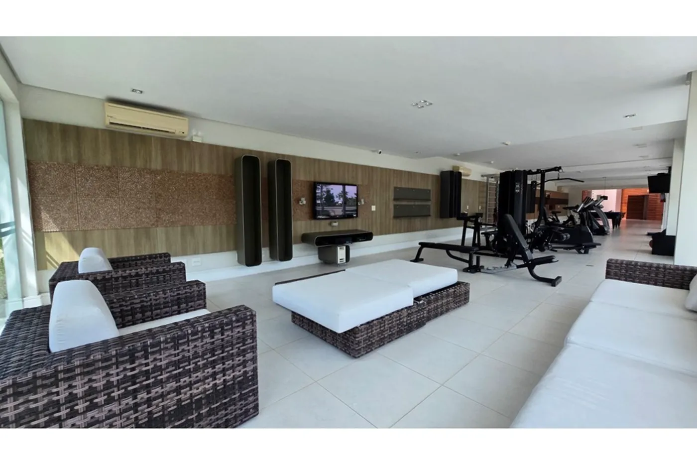 CTBX 2395 Apto 590441066-39 - REMAX Dream On II Exclusividades