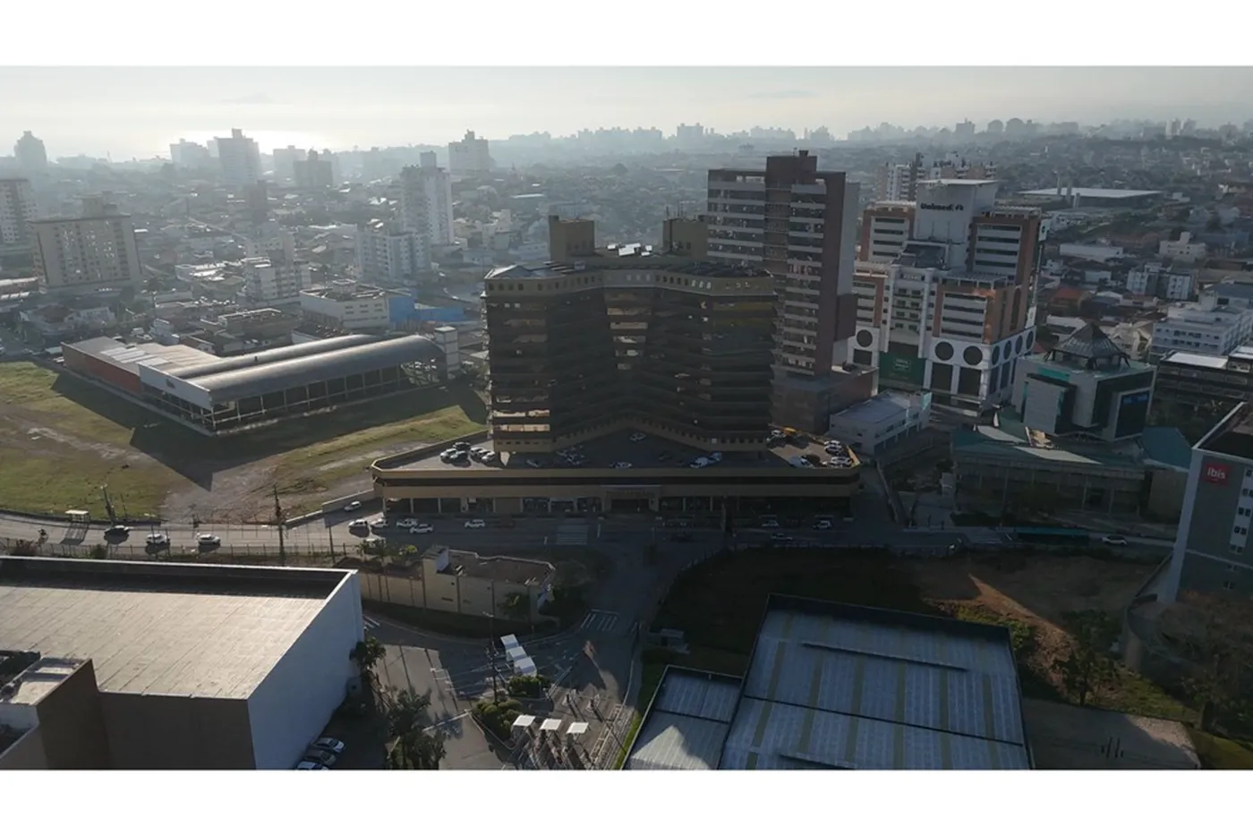 CDAZ 277 Sala 590441066-36 - REMAX Dream On II Exclusividades