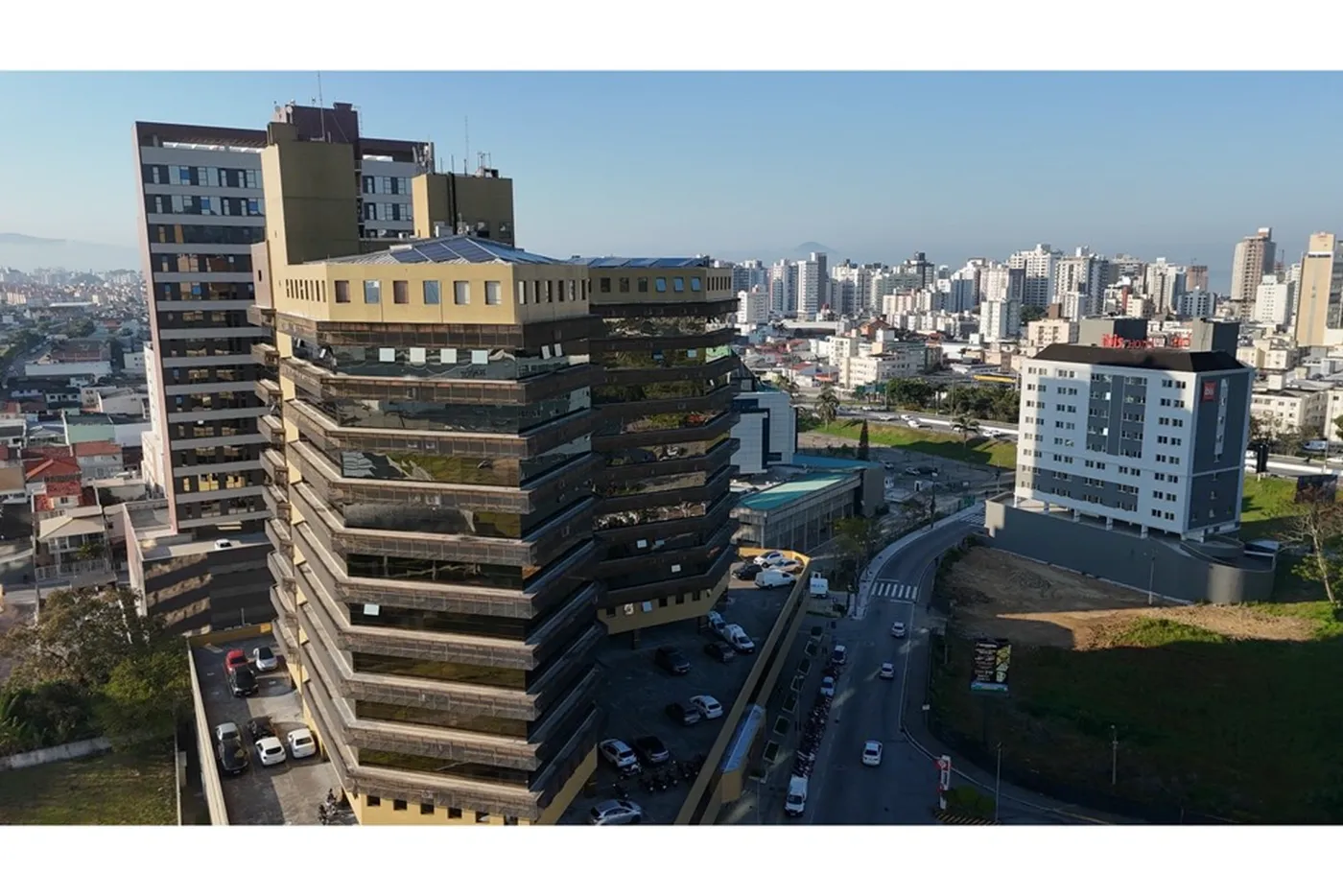 CDAZ 277 Sala 590441066-36 - REMAX Dream On II Exclusividades