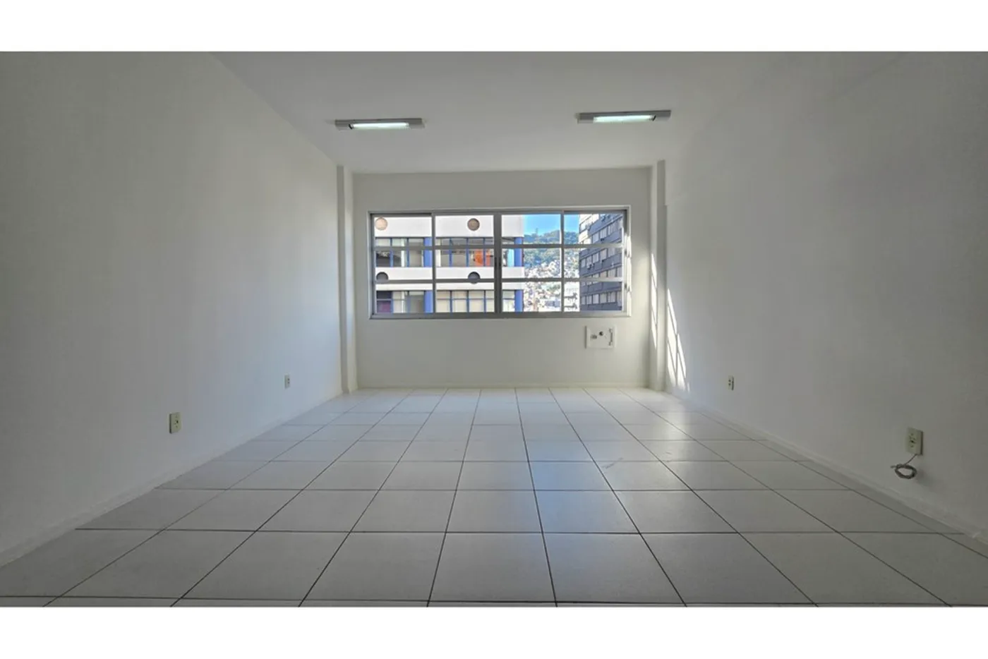 CAG 79 Sala 590441066-33 - REMAX Dream On II Exclusividades