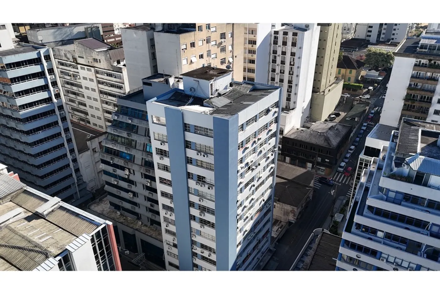 CAG 79 Sala 590441066-33 - REMAX Dream On II Exclusividades