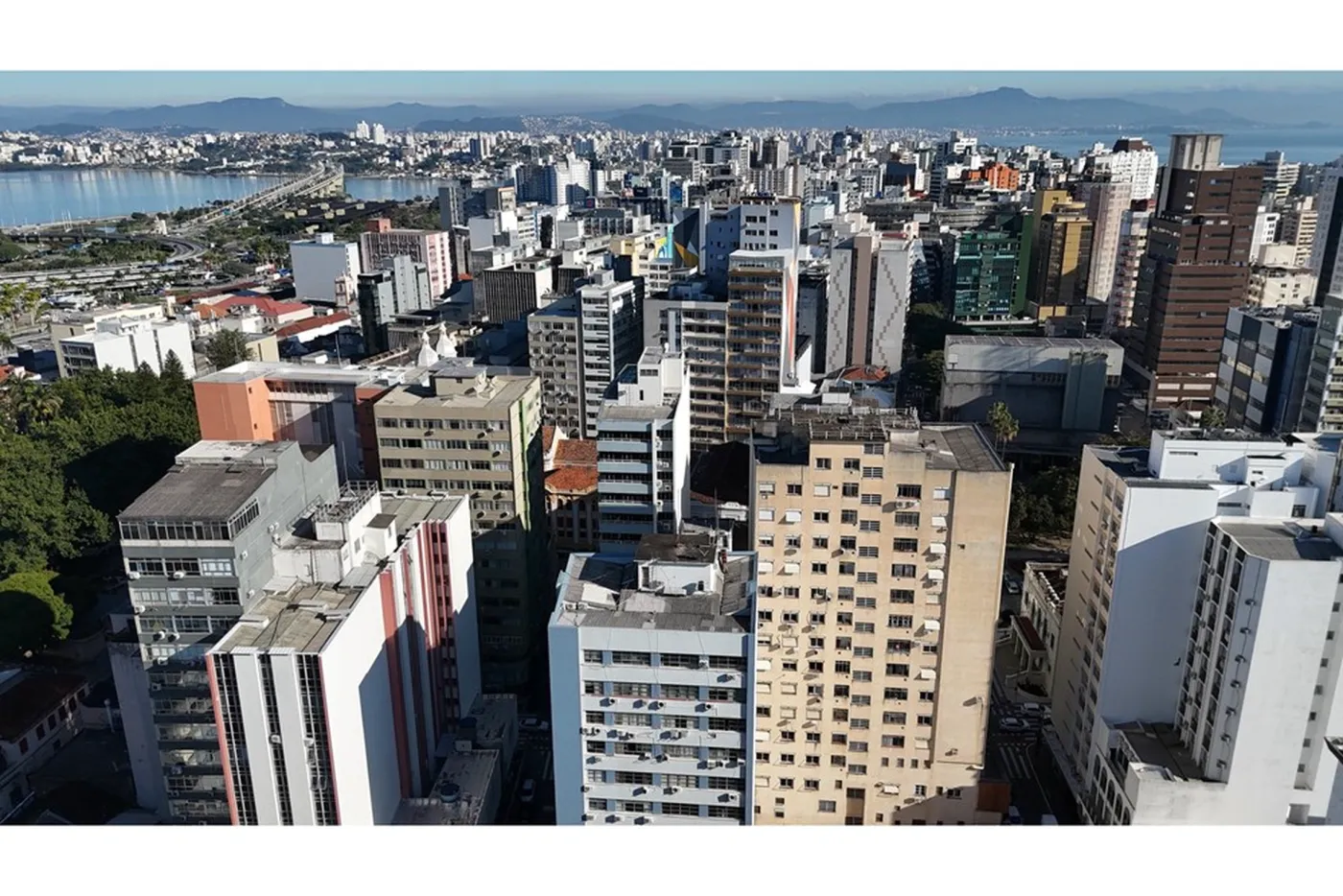 CAG 79 Sala 590441066-33 - REMAX Dream On II Exclusividades