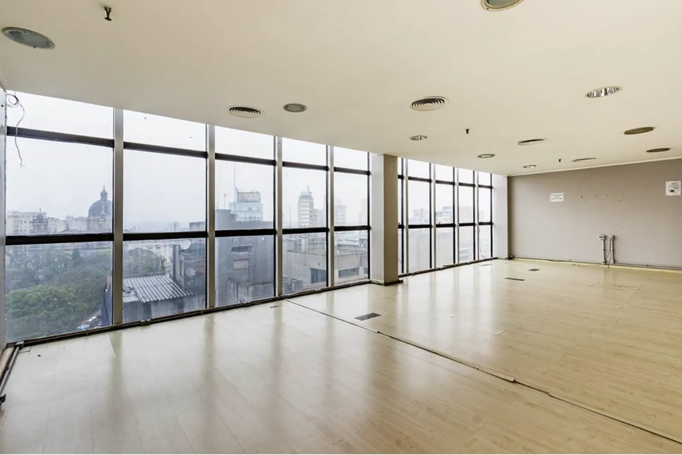 CHDA 1001 Sala 612511065-1 - REMAX Moderna Exclusividades