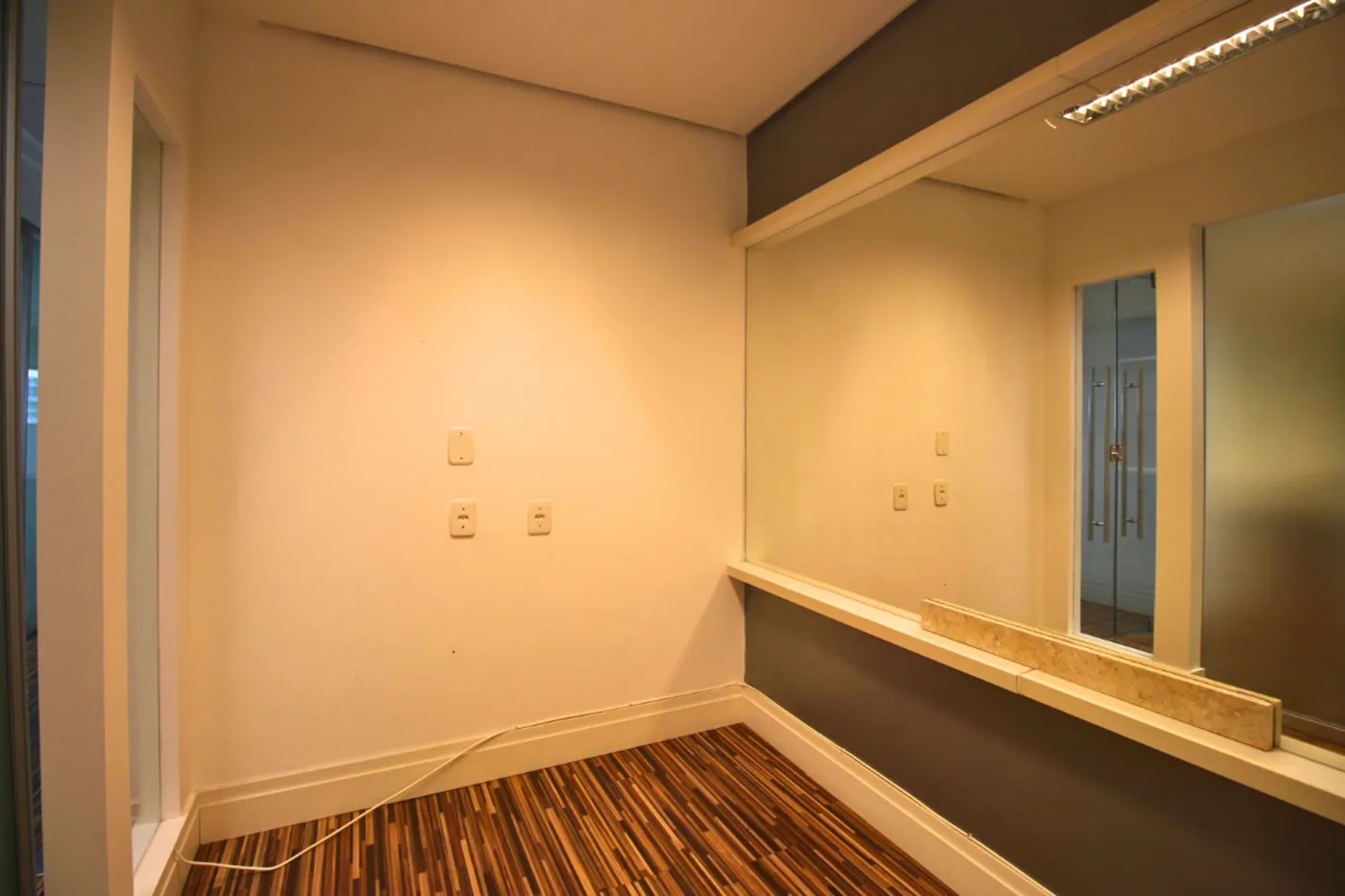 PT 98 Sala 10203 - TF Imóveis Exclusividades
