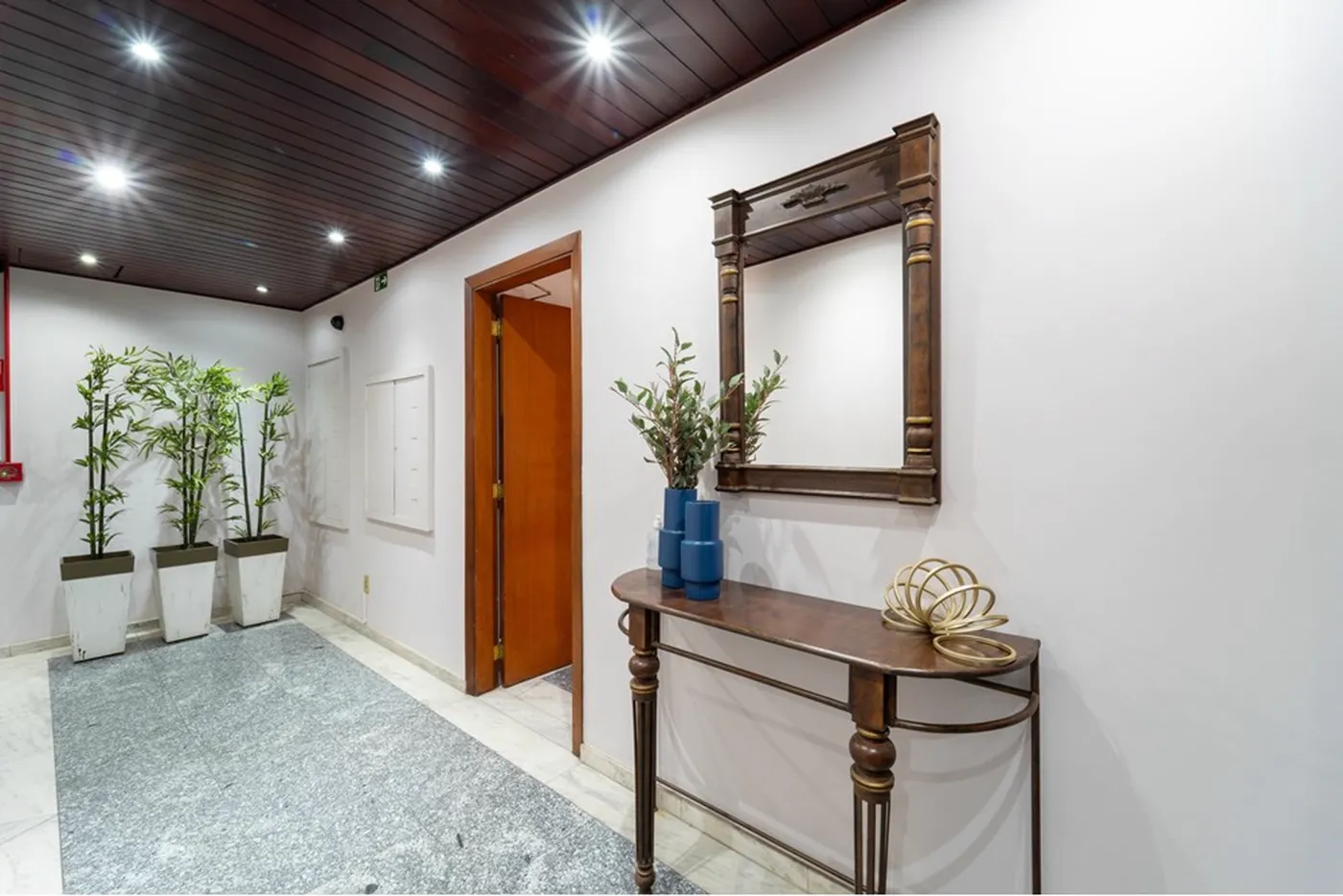 VAIAGF 13 Apto 690591010-46 - REMAX Máxima Exclusividades