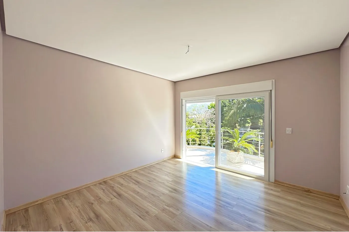 HFSB 200 610191034-125 - REMAX Casa Sul Exclusividades