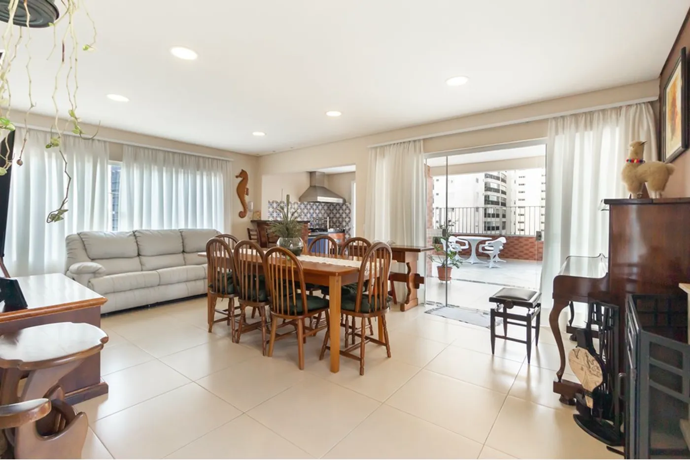 CBVDM 74 Apto 601721053-3 - REMAX Front Exclusividades
