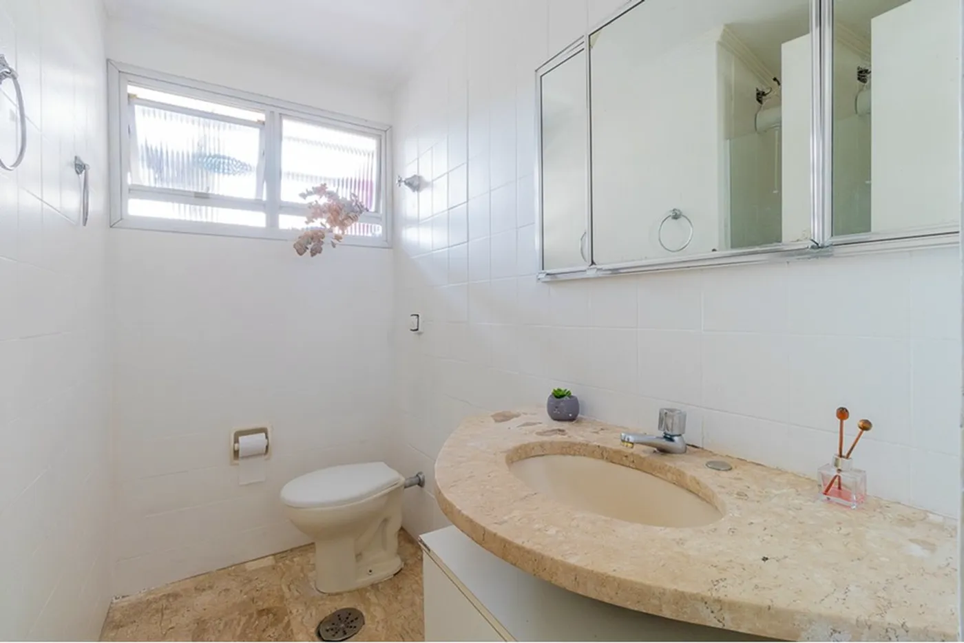 POF 1753 Apto 601081006-129 - REMAX Lepex Exclusividades