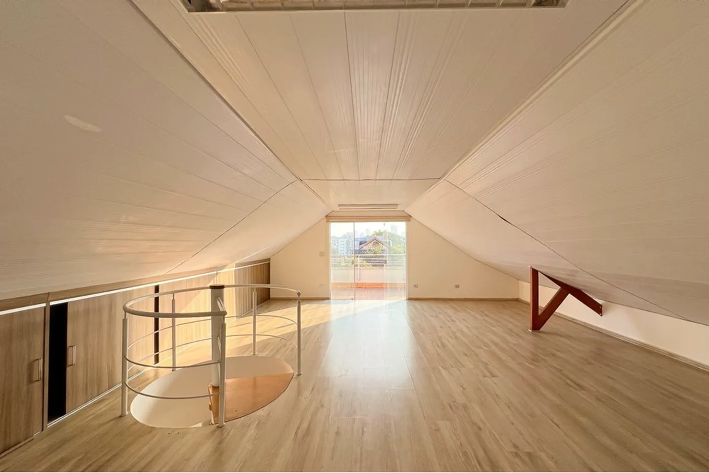 MDH 343 601401007-62 - REMAX Paradisus Exclusividades