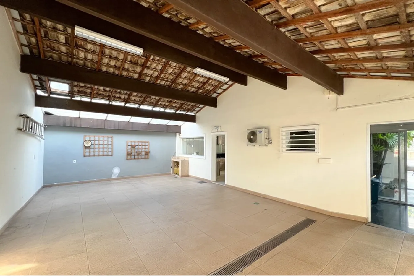 MDH 343 601401007-62 - REMAX Paradisus Exclusividades