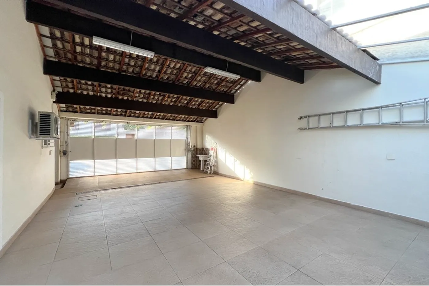 MDH 343 601401007-62 - REMAX Paradisus Exclusividades