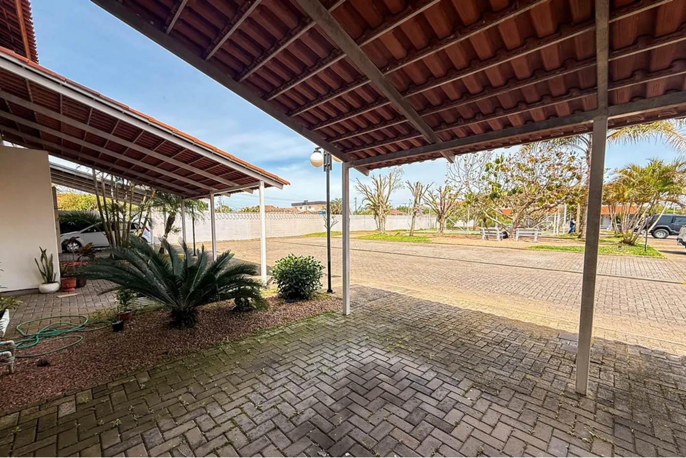 FBDM 300 Casa 612651052-78 - REMAX Pillares Exclusividades
