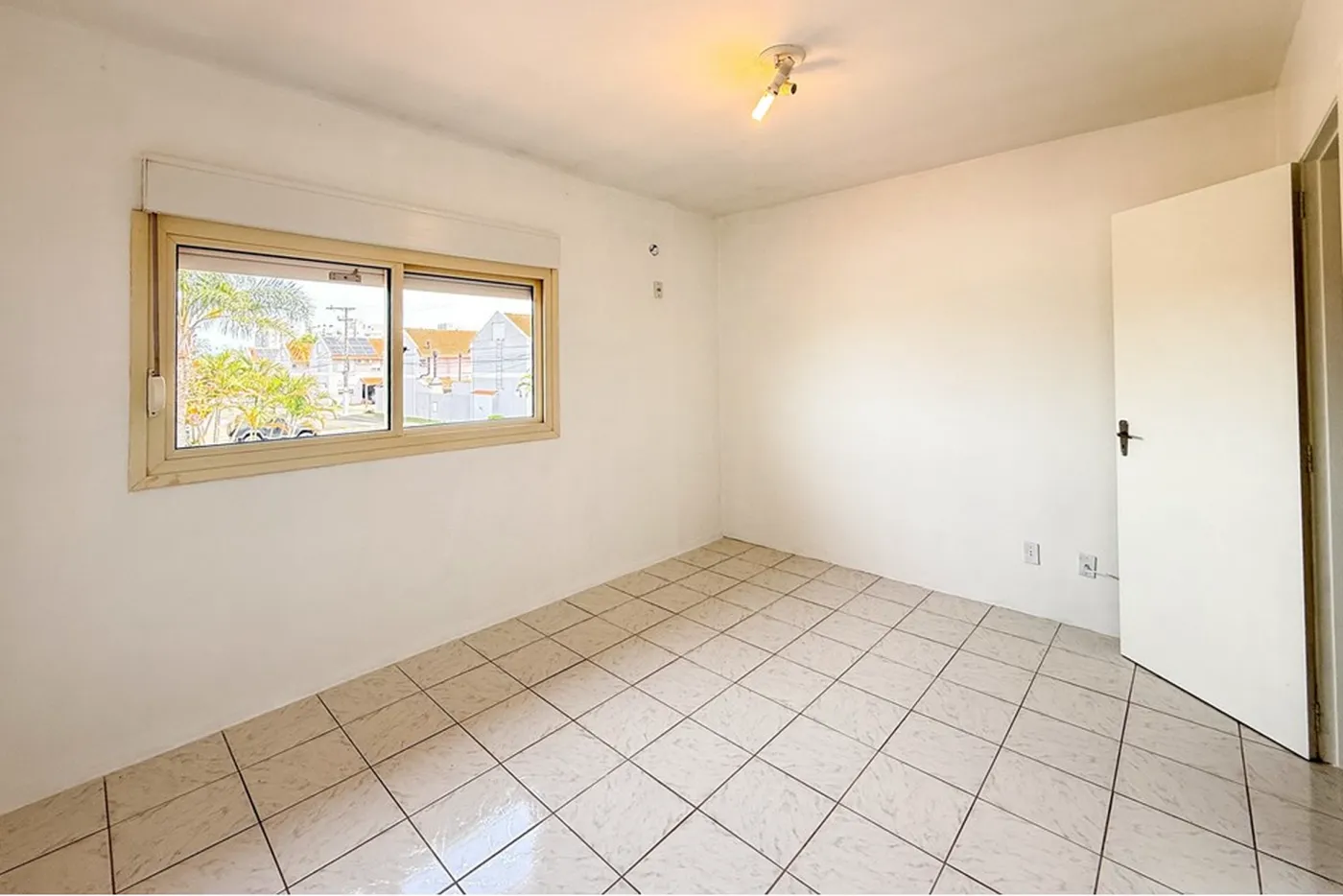 FBDM 300 Casa 612651052-78 - REMAX Pillares Exclusividades