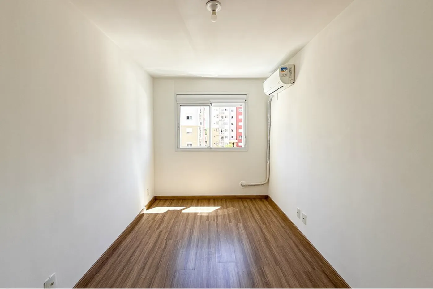 FJC 660 Apto 612651031-51 - REMAX Pillares Exclusividades