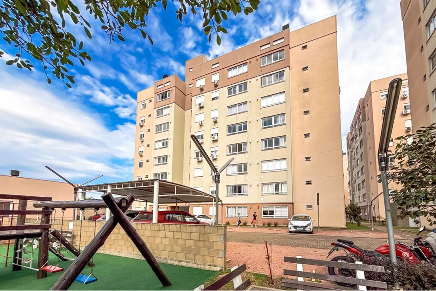 FJC 660 Apto 612651031-51 - REMAX Pillares Exclusividades