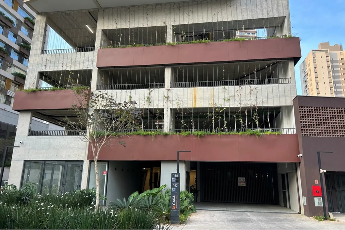 BPEF 162 Apto 601361016-170 - REMAX Trio Exclusividades