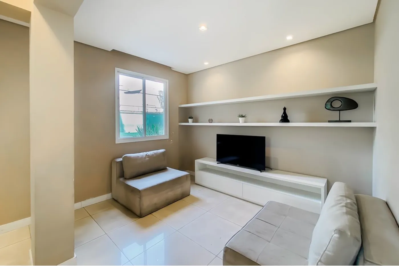 CAL 85 Apto 601811024-36 - REMAX HomeVision Exclusividades