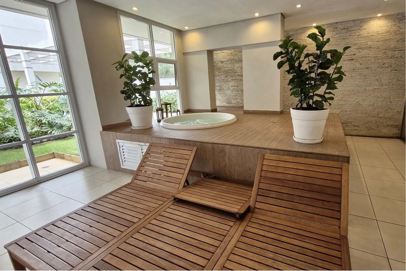 MJSDS 391 Apto 601361044-59 - REMAX Trio Exclusividades
