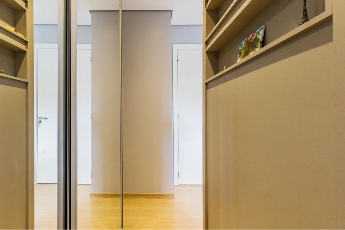JISCJ 213 Apto 612511054-40 - REMAX Moderna Exclusividades