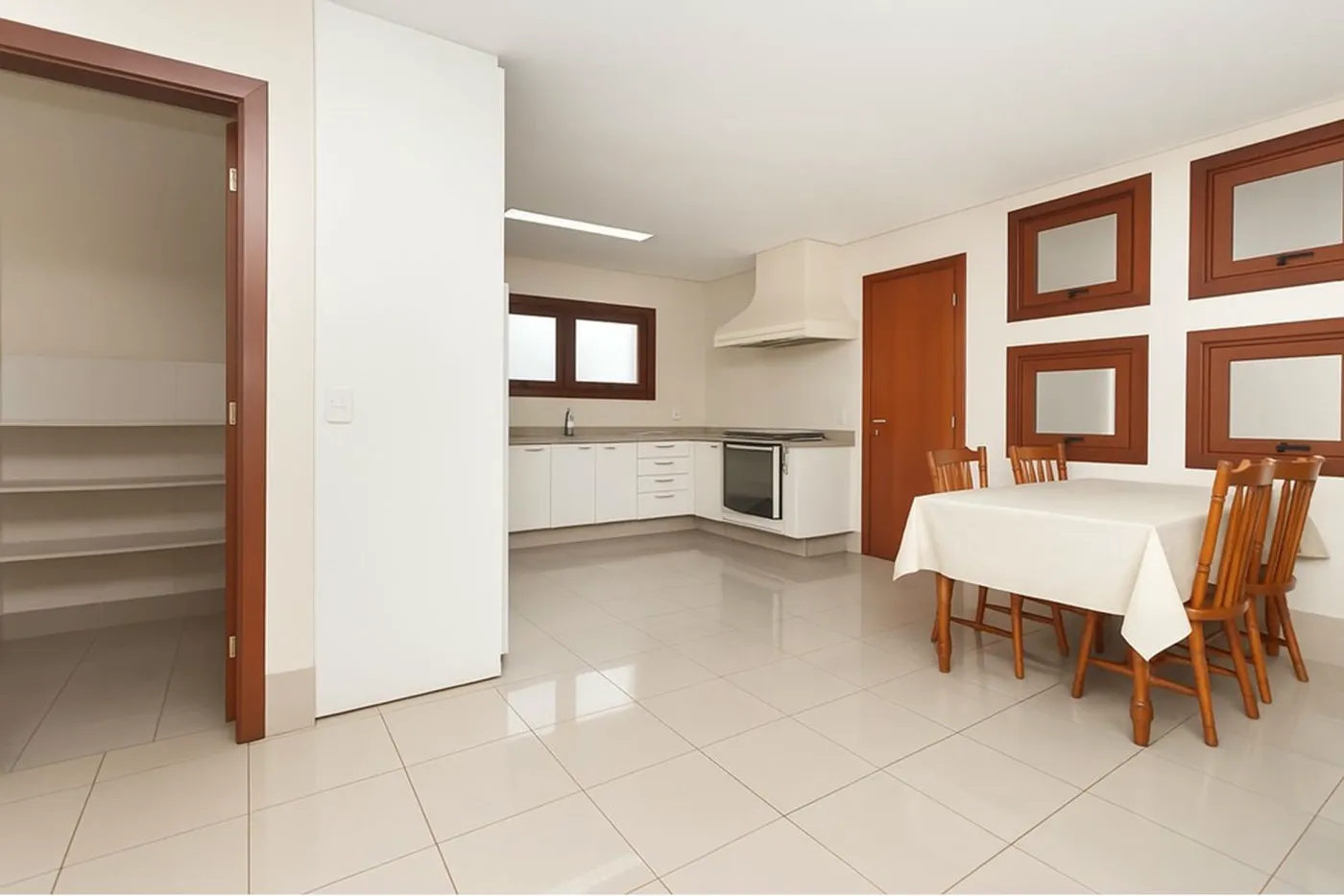 VISF 178 Casa 601371001-106 - REMAX Boutique Exclusividades