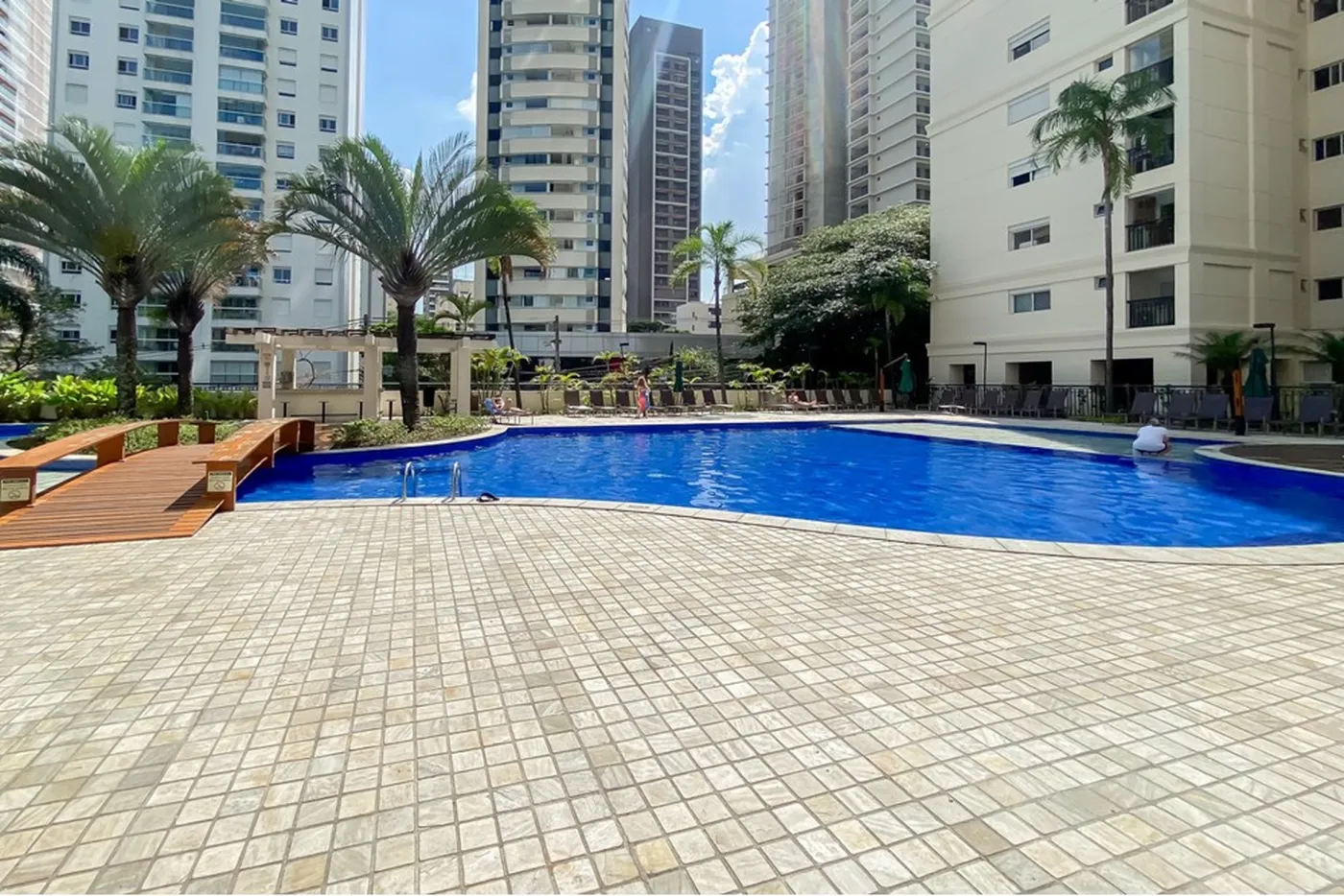 BP 114 Apto 601721006-102 - REMAX Front Exclusividades