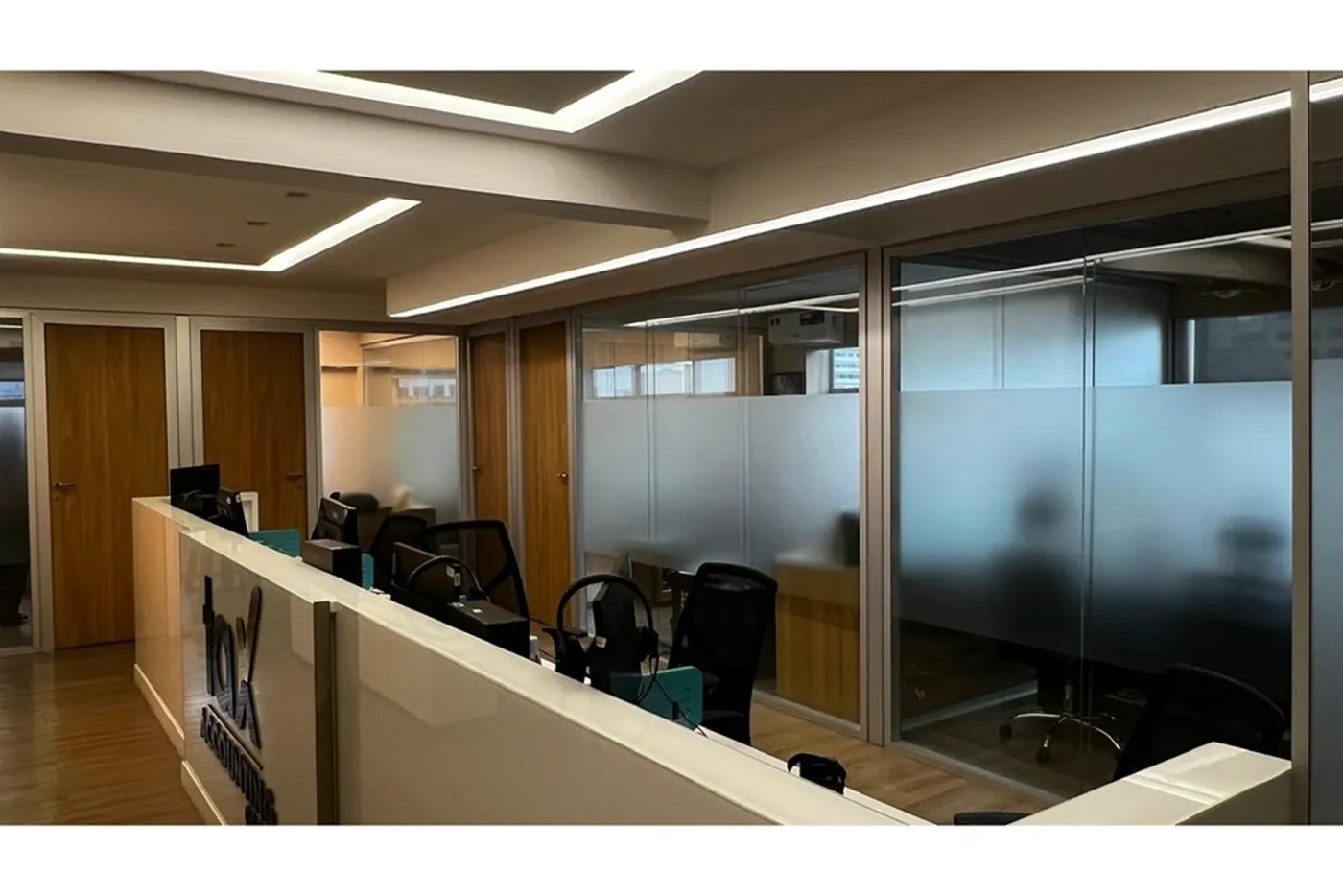 JPJEDL 680 Sala 601361051-47 - REMAX Trio Exclusividades