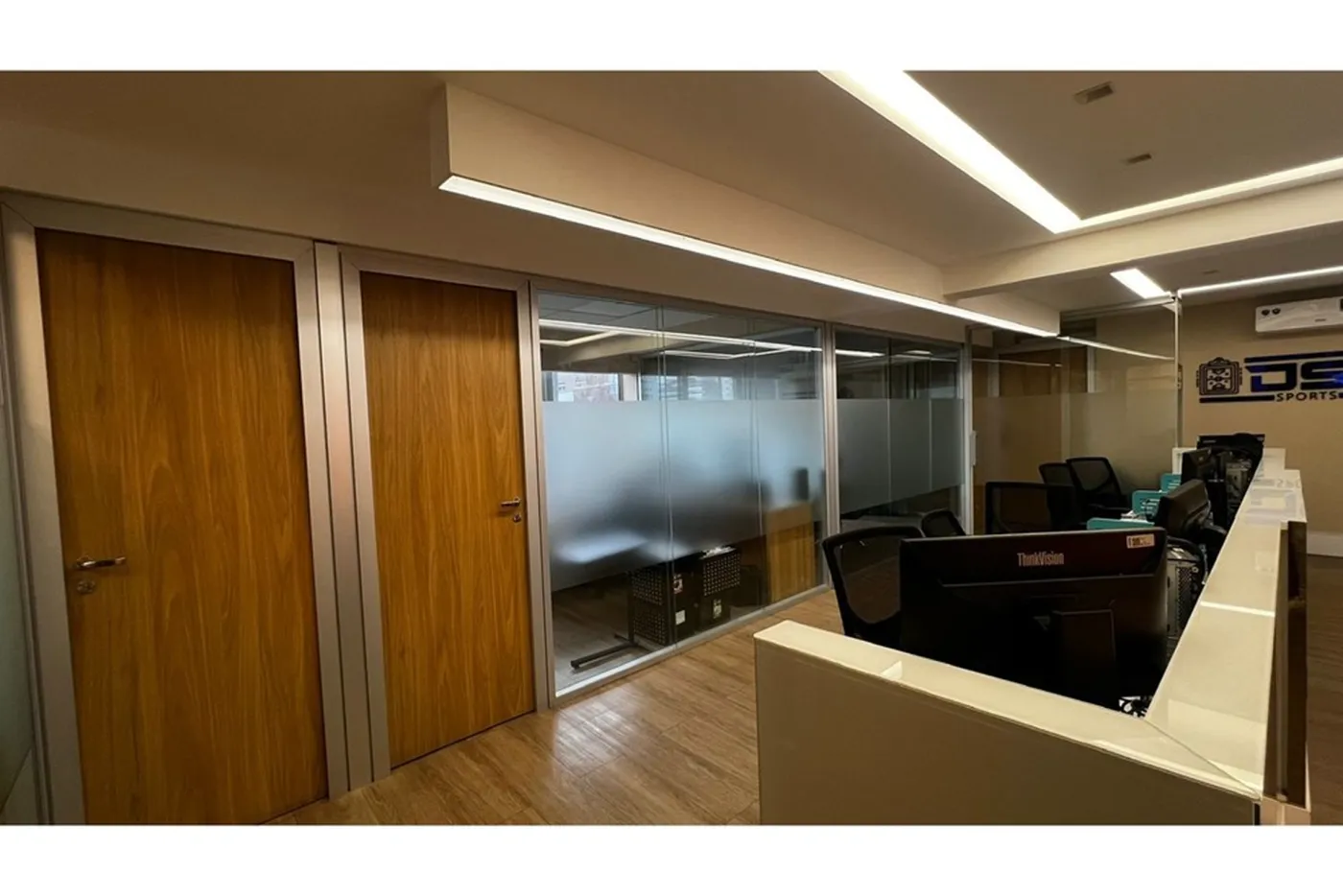 JPJEDL 680 Sala 601361051-47 - REMAX Trio Exclusividades