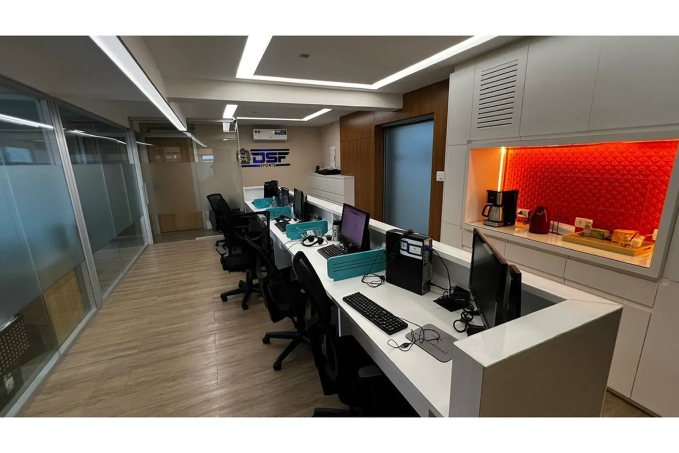 JPJEDL 680 Sala 601361051-47 - REMAX Trio Exclusividades