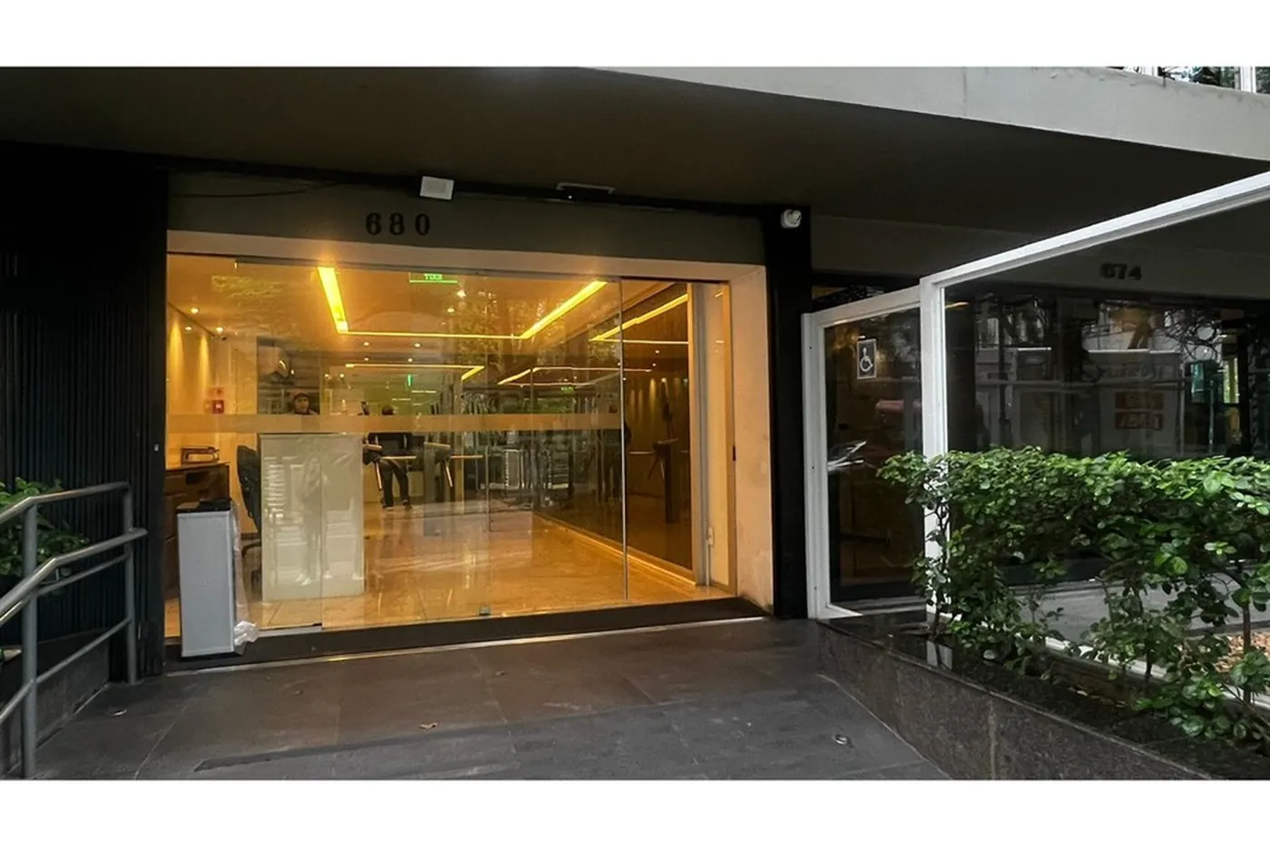 JPJEDL 680 Sala 601361051-47 - REMAX Trio Exclusividades