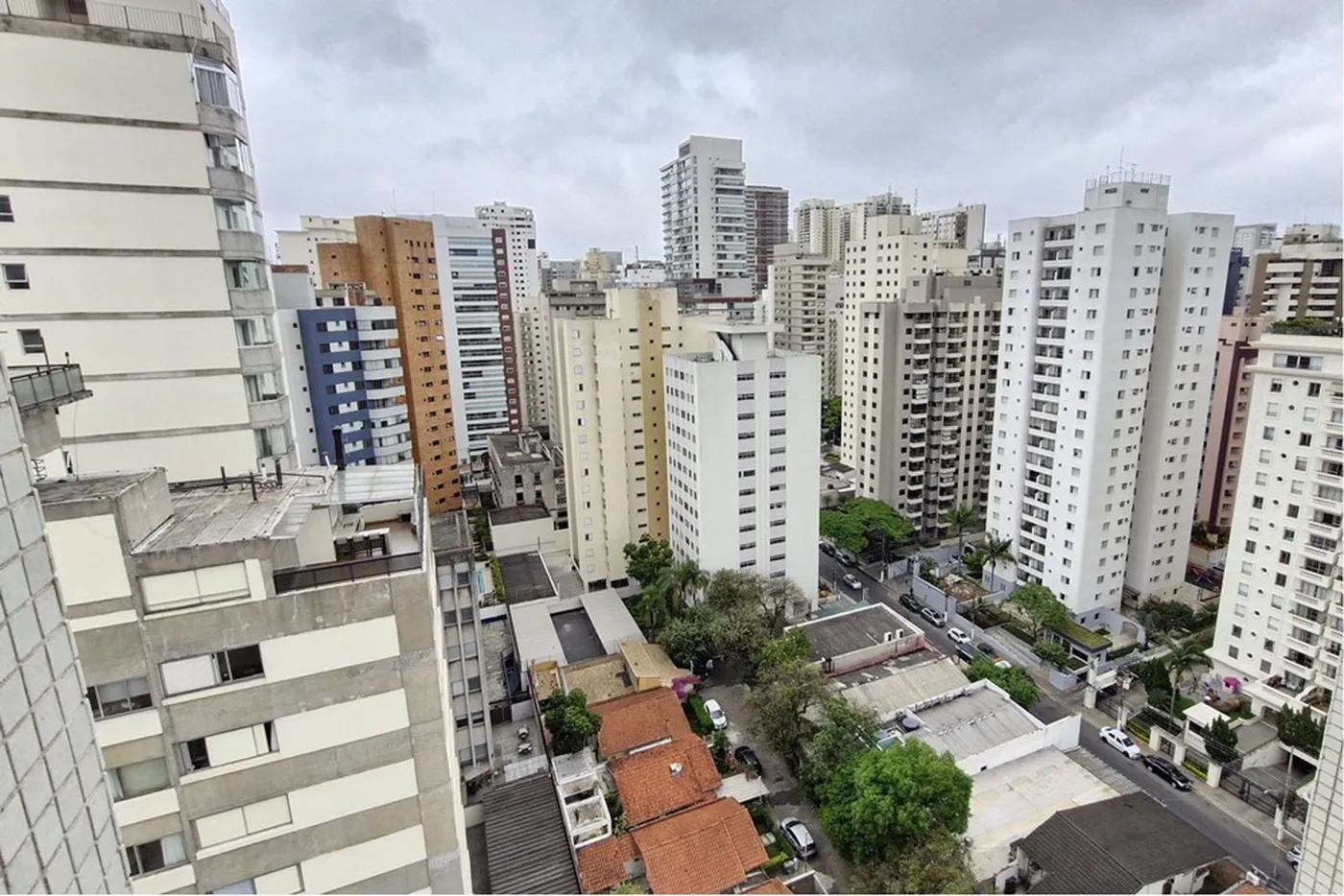 BC 569 Apto 601361053-41 - REMAX Trio Exclusividades