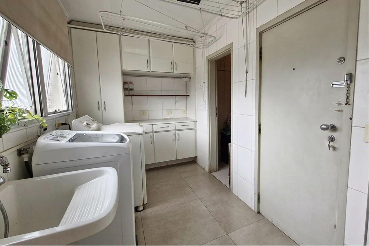 BC 569 Apto 601361053-41 - REMAX Trio Exclusividades