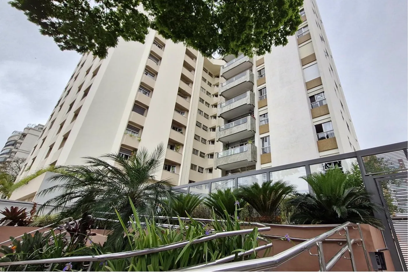 BC 569 Apto 601361053-41 - REMAX Trio Exclusividades