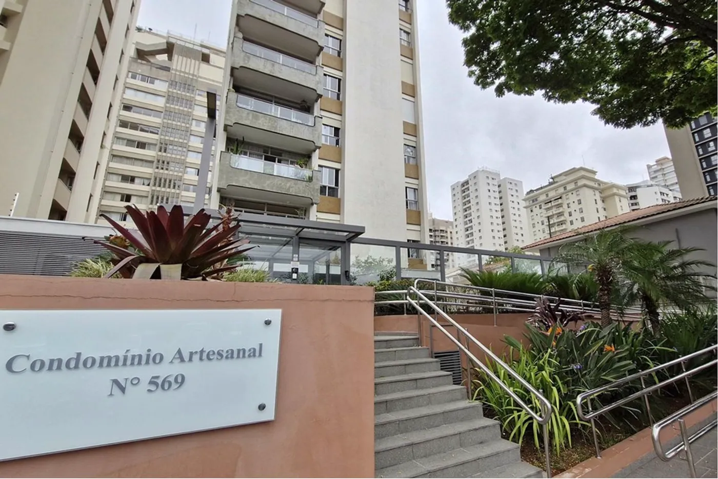 BC 569 Apto 601361053-41 - REMAX Trio Exclusividades