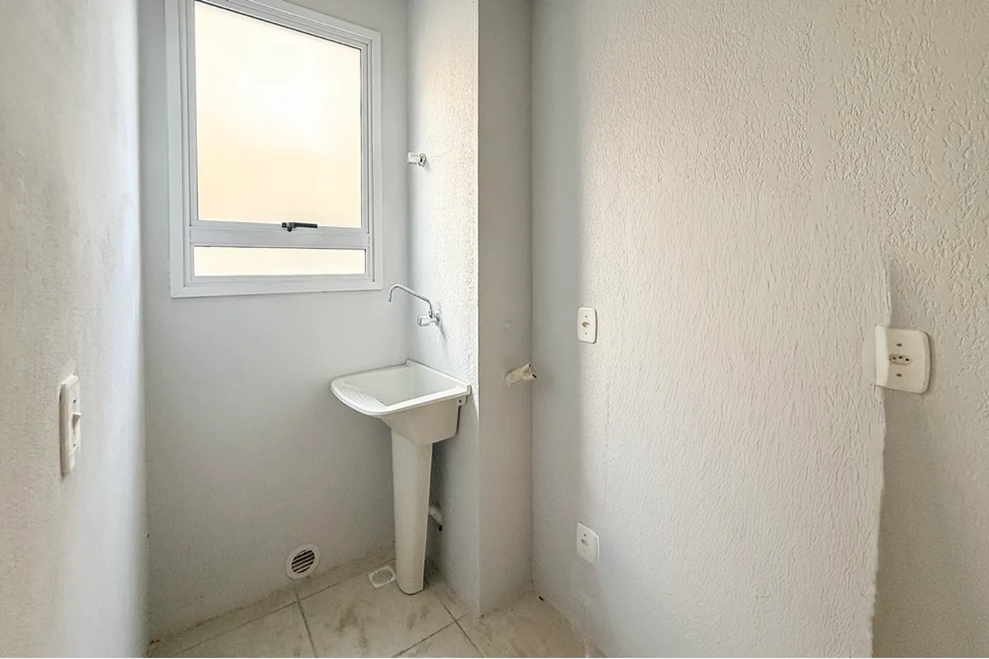 OCALN 105 Apto 612651033-99 - REMAX Pillares Exclusividades