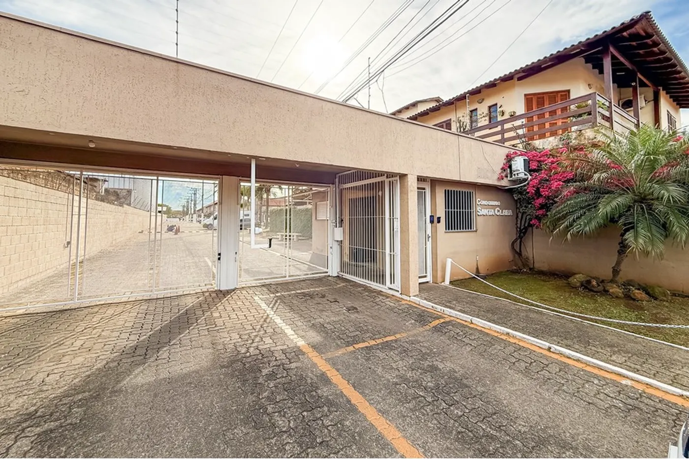 RBP 830 612651056-17 - REMAX Pillares Exclusividades