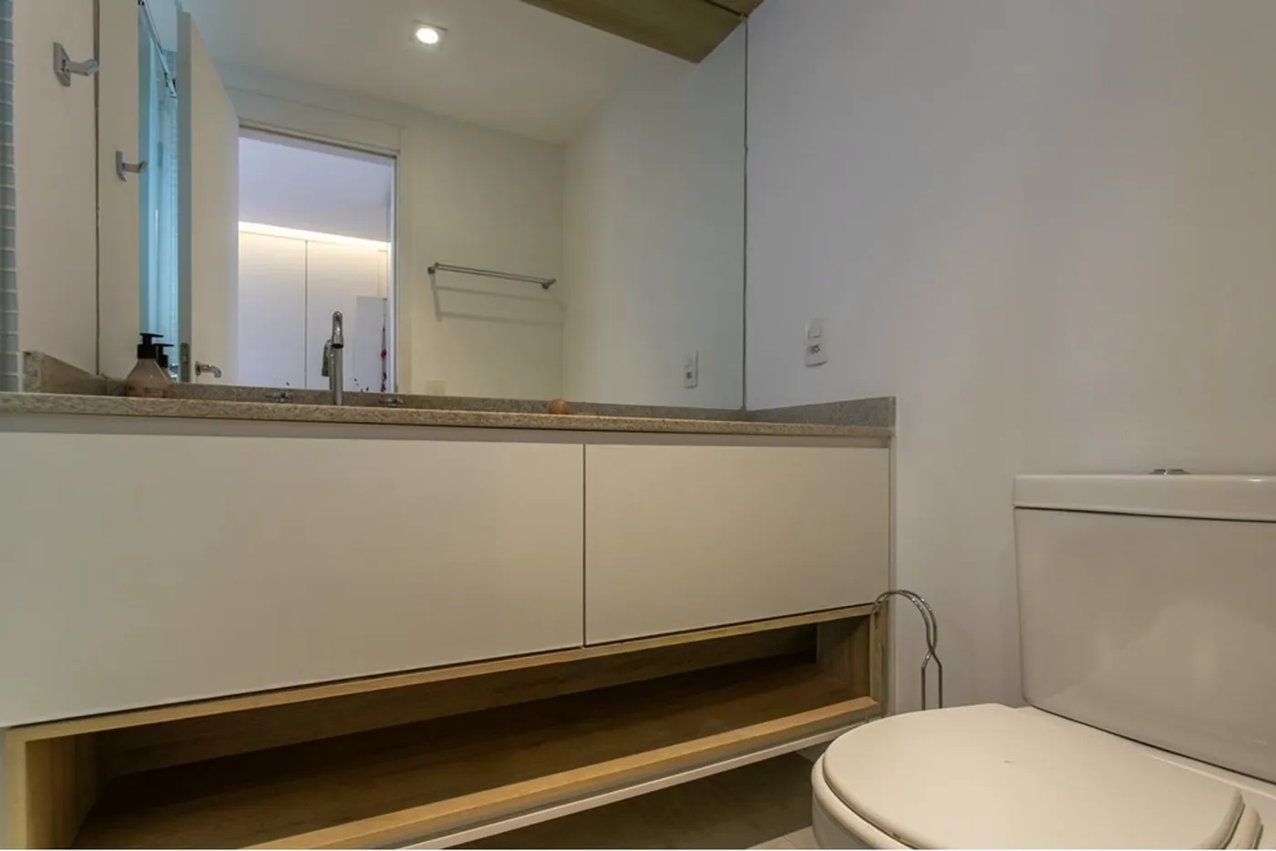 VMD 226 Apto 601301080-16 - Remax Studio 76 Exclusividades