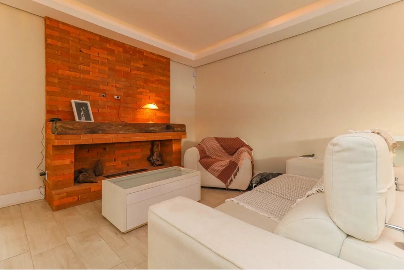 JIMSC 152 Casa 612511073-5 - REMAX Moderna Exclusividades