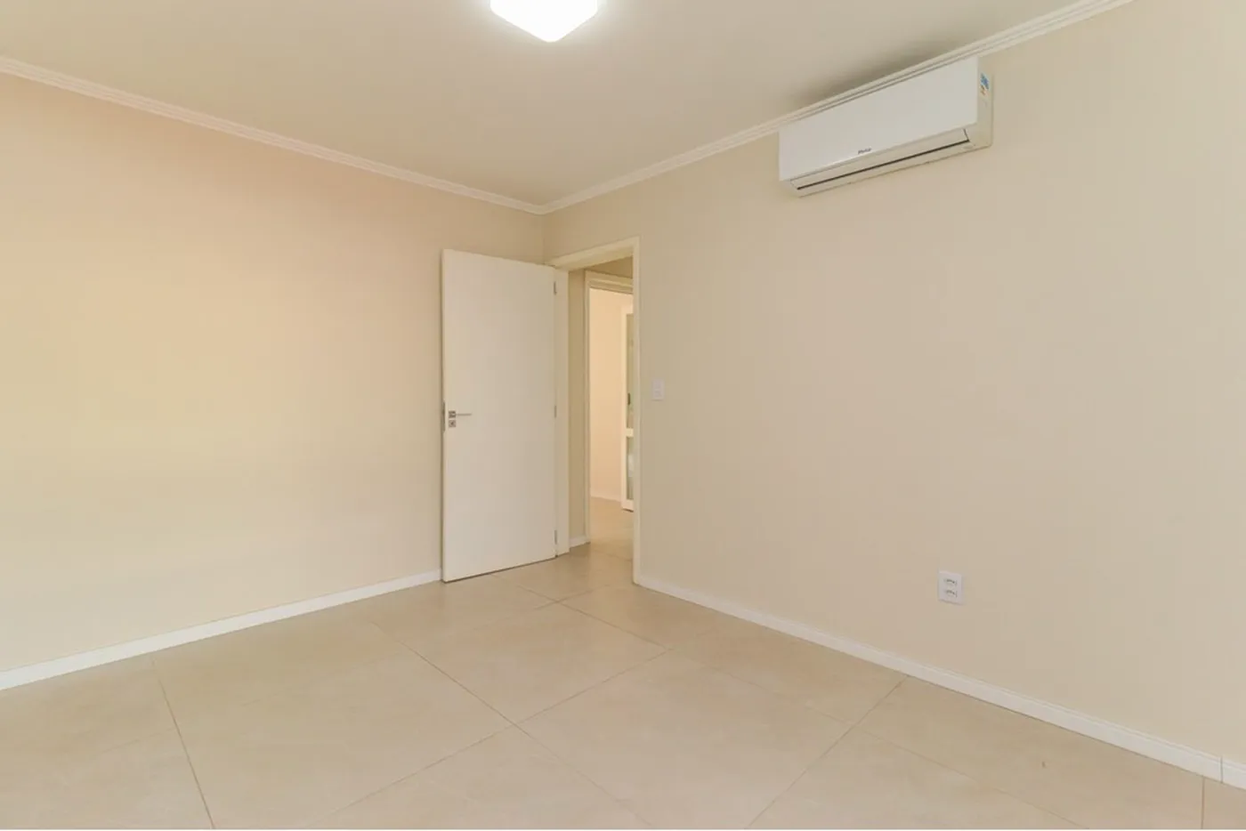 JIMSC 152 Casa 612511073-5 - REMAX Moderna Exclusividades