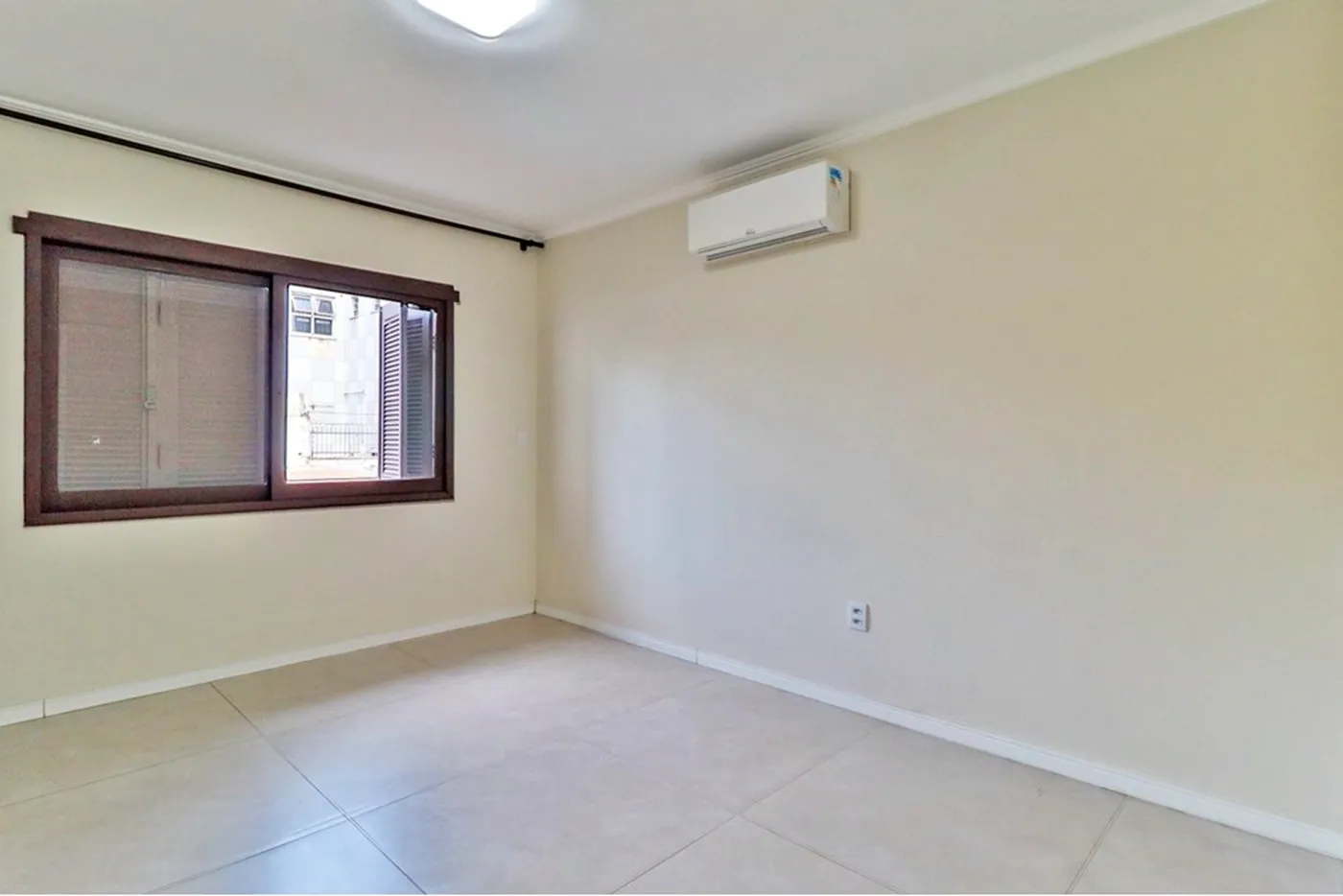 JIMSC 152 Casa 612511073-5 - REMAX Moderna Exclusividades