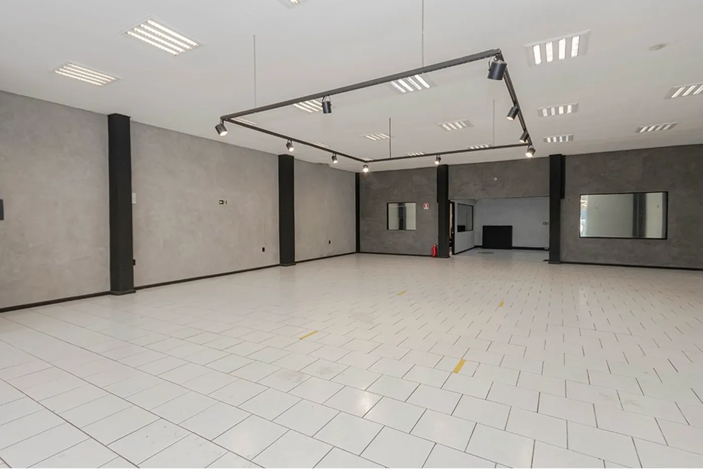 SI 2829 Loja 612521044-65 - REMAX Place Exclusividades