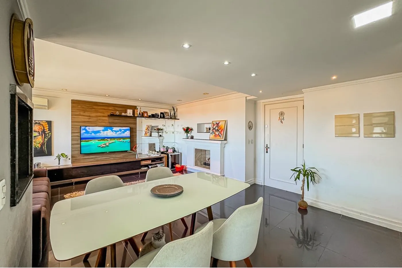 JISJES 251 Apto 612521072-25 - REMAX Place Exclusividades