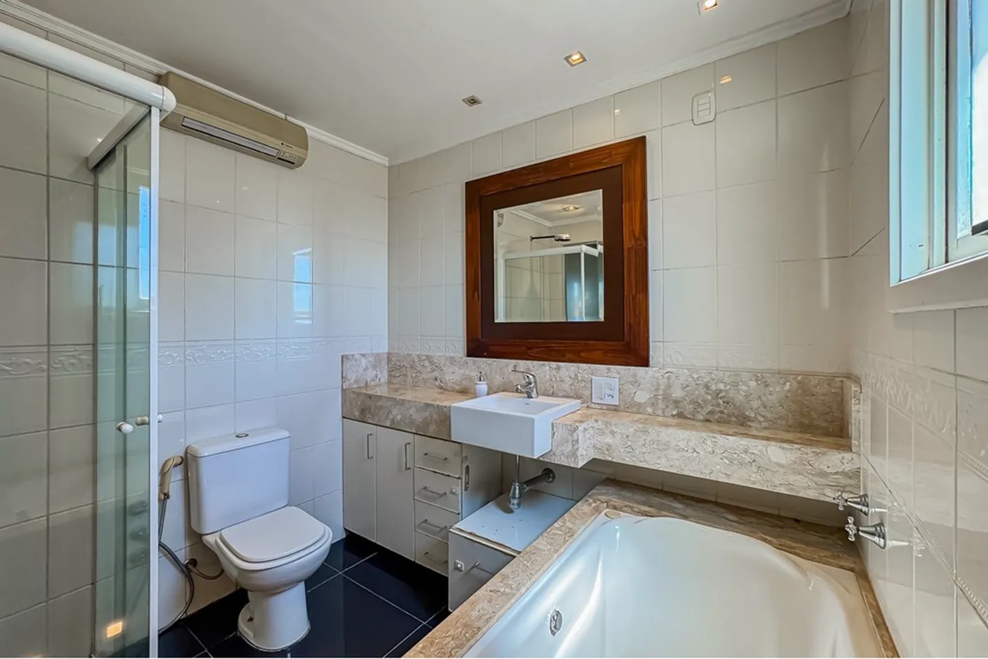 JISJES 251 Apto 612521072-25 - REMAX Place Exclusividades