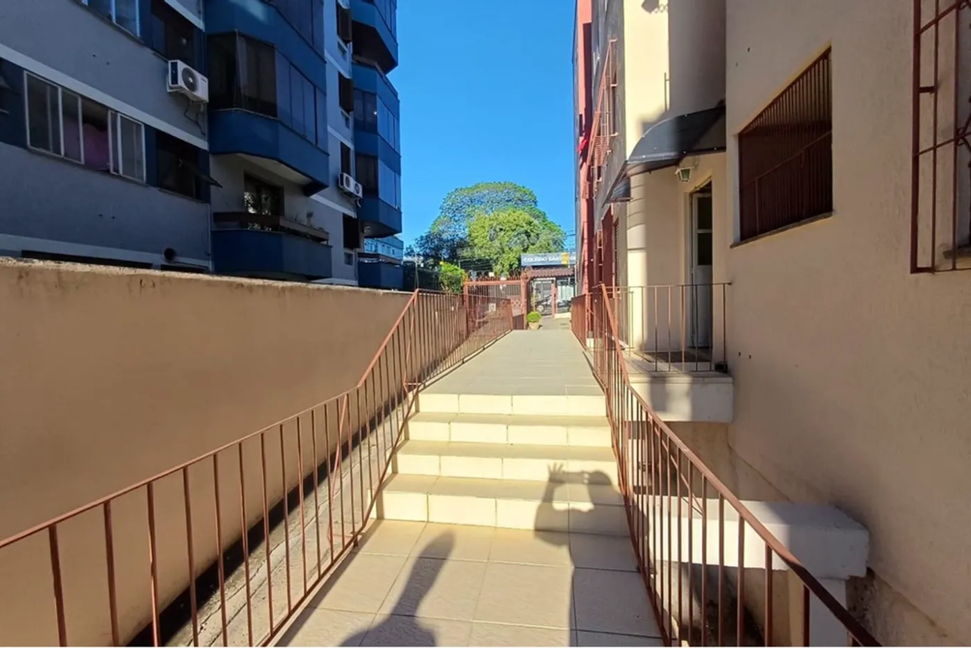 VIAS 397 Apto 612541029-16 - REMAX Street Exclusividades