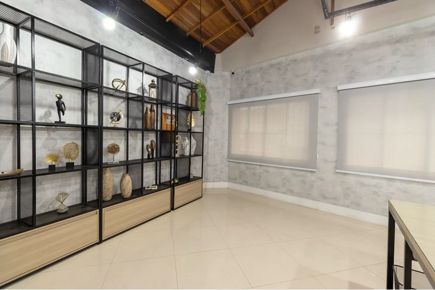 SCDS 246 Prédio 601301001-37 - Remax Studio 76 Exclusividades