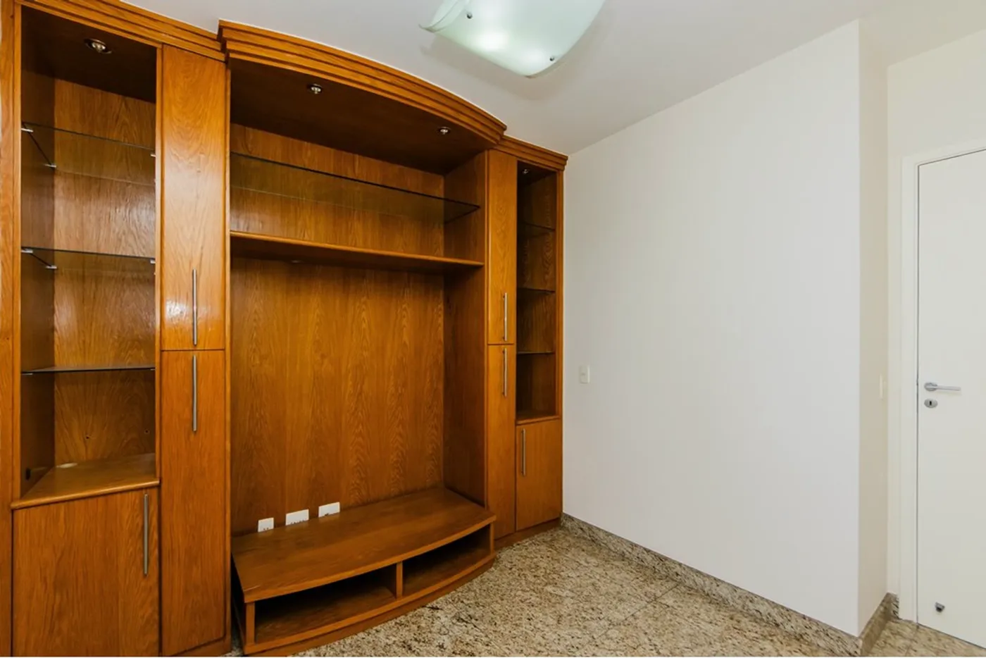 VAI 191 Apto 602051002-79 - REMAX B Loyalty Exclusividades