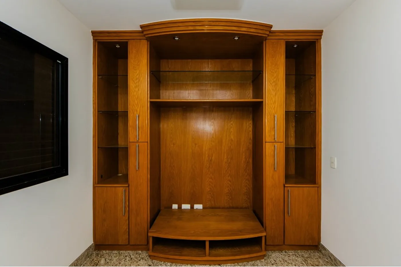VAI 191 Apto 602051002-79 - REMAX B Loyalty Exclusividades
