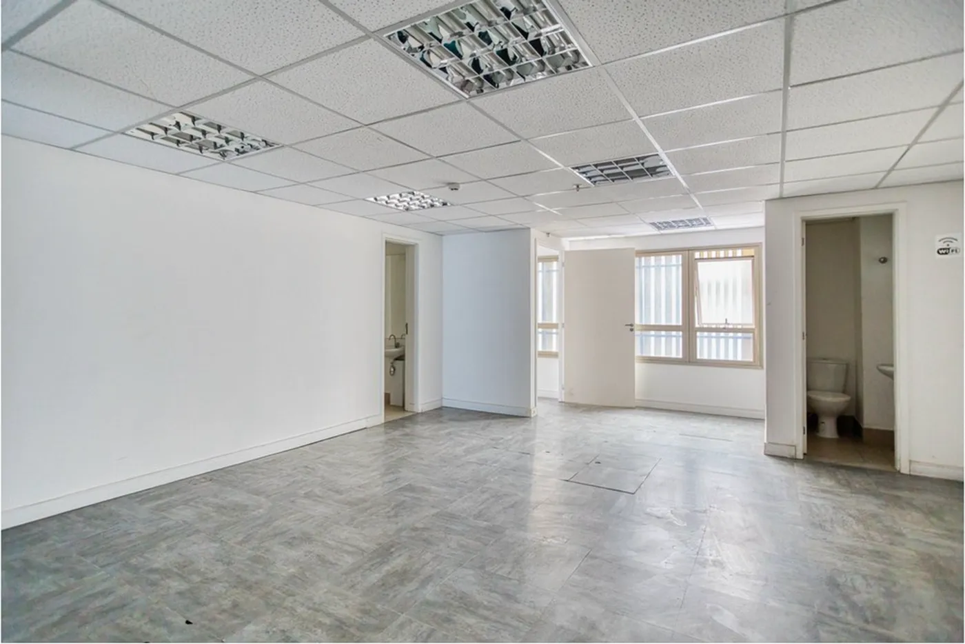 PT 446 Sala 601081092-4 - REMAX Lepex Exclusividades