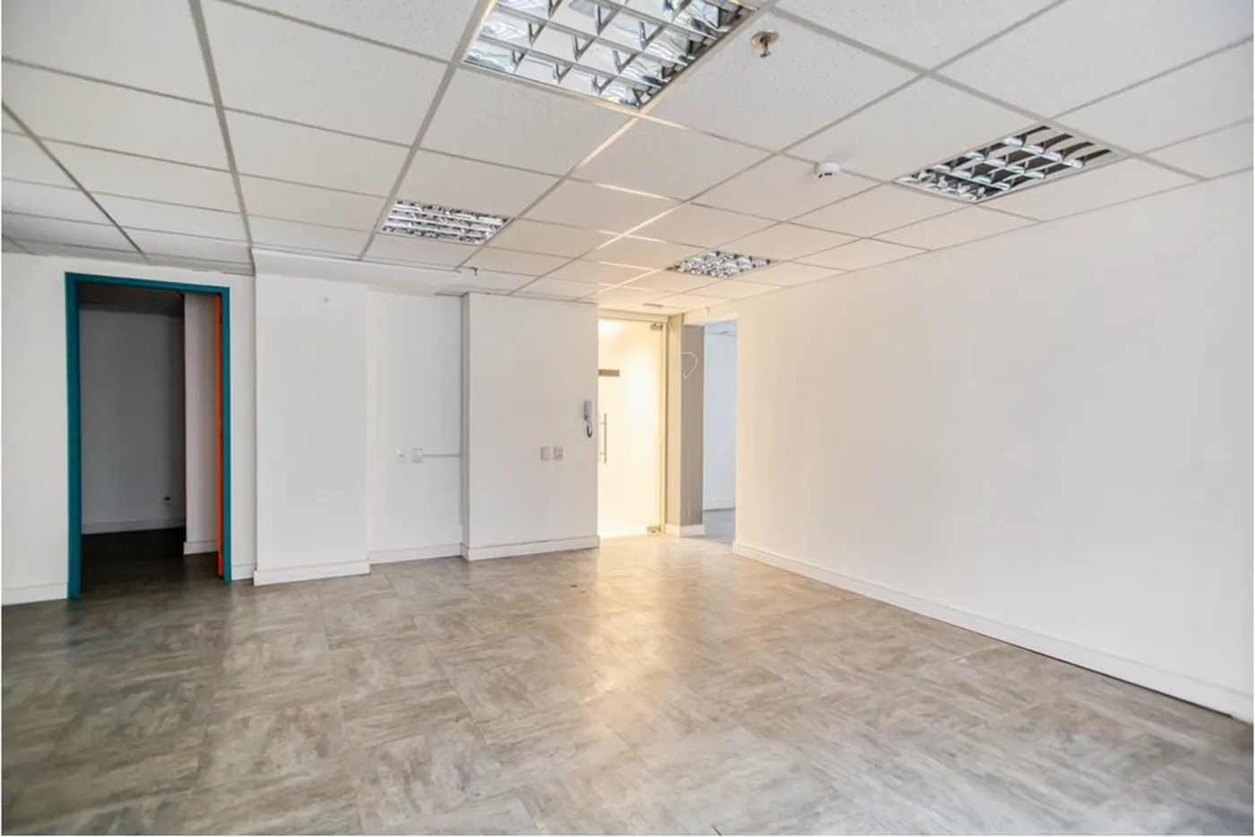 PT 446 Sala 601081092-4 - REMAX Lepex Exclusividades